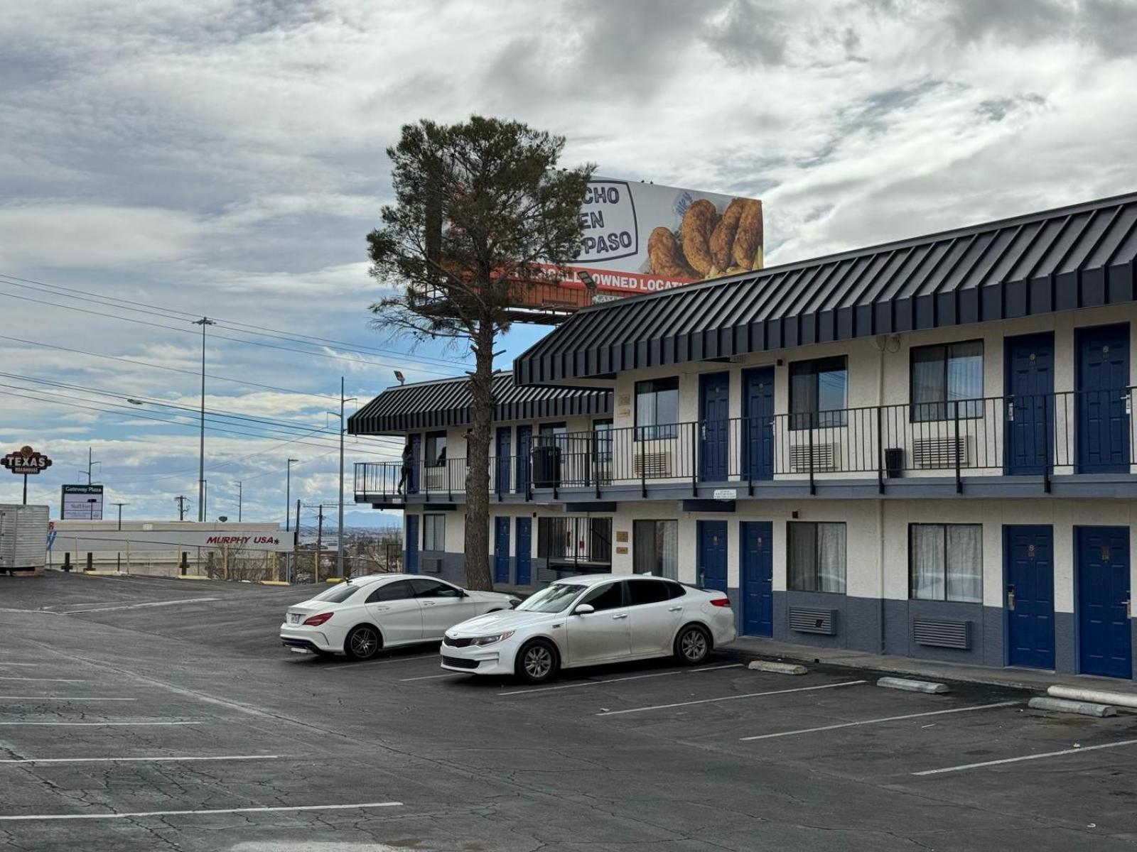 Days Inn By Wyndham El Paso Airport East Buitenkant foto