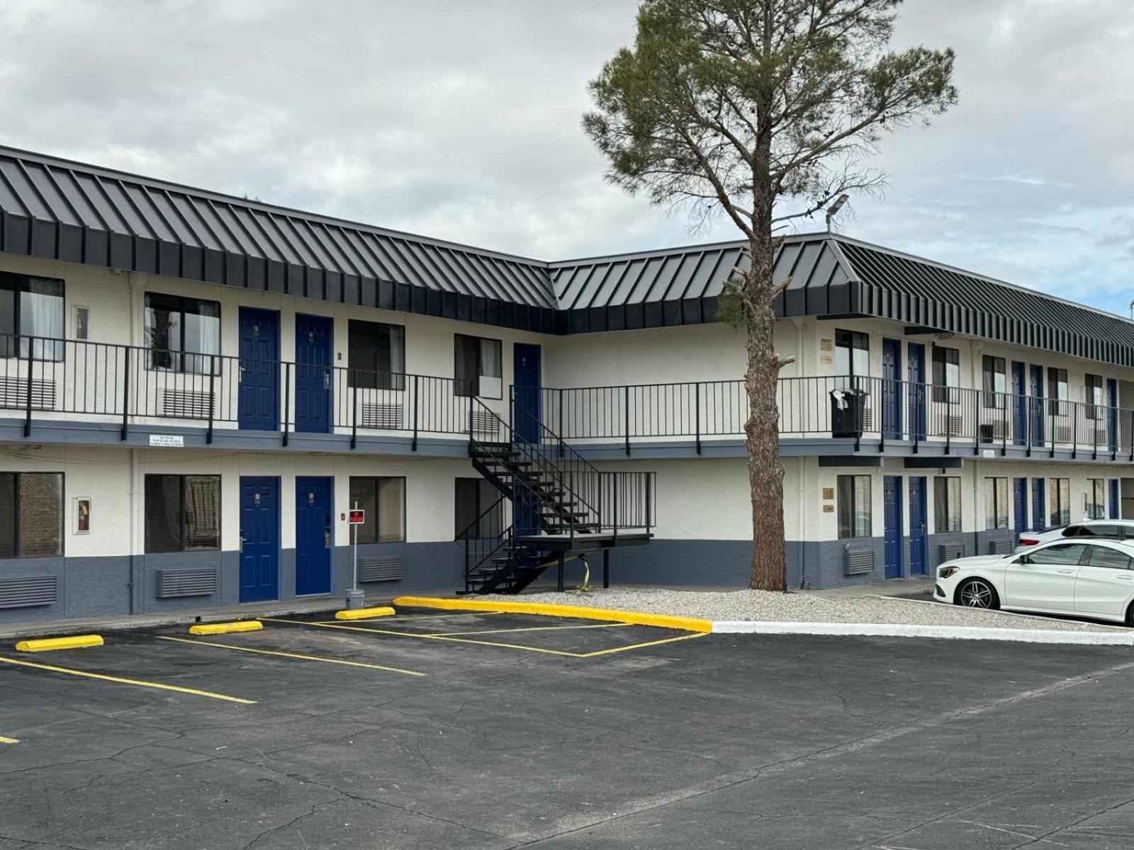 Days Inn By Wyndham El Paso Airport East Buitenkant foto